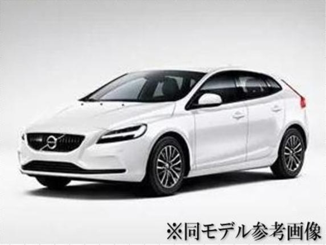 2018(H30)年　ボルボ　Ｖ４０　Ｄ車　右Ｈ　Ｔ３　インスクリプション　★走行　１０ｋｍ！★