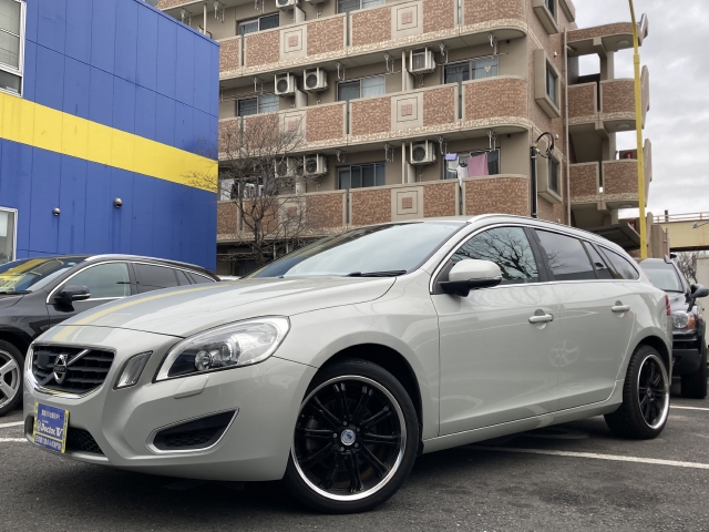 2013(H25)年　ボルボ　Ｖ６０　Ｄ車　右Ｈ　Ｔ４　セーフティーＰＫＧ　フルセグＴＶ