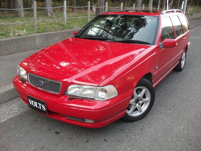 2000年　ボルボ　Ｖ７０　Ｄ車　右Ｈ　最終型クラシック　ブラック本革　ＳＲ