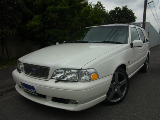 2000年　ボルボ　Ｖ７０　Ｄ車　右Ｈ　ＡＷＤ　ＨＩＤヘッドライト搭載　ターボ車・１９３馬力