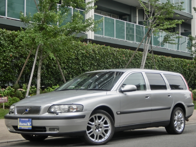 2000年　ボルボ　Ｖ７０Ⅱ　Ｄ車　右Ｈ　Ｔ－５　１７インチメッシュＡＷ　電動サンルーフ　２４０馬力ＩＣターボ