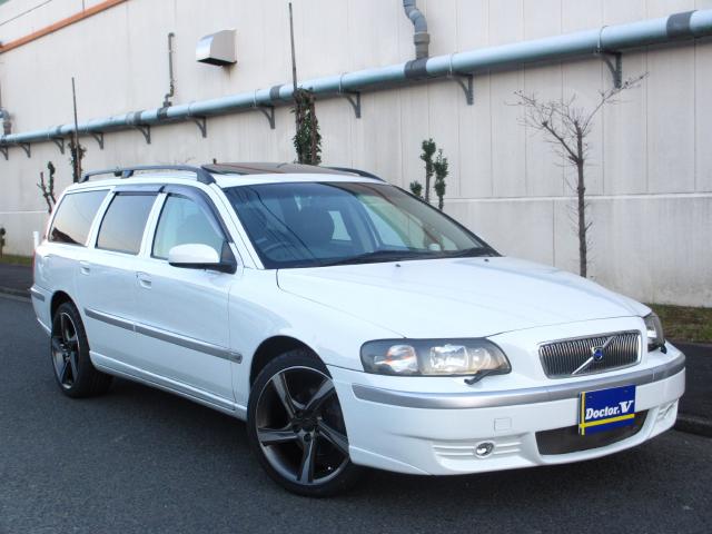 2004年　ボルボ　Ｖ７０Ⅱ　Ｄ車　右Ｈ　２．４　ＨＤＤナビ搭載　ブラック本革・サンルーフ　記録簿・保証書