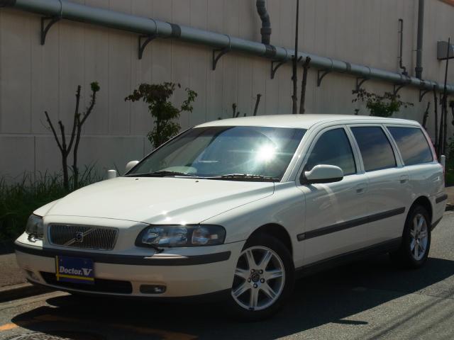 2002年　ボルボ　Ｖ７０Ⅱ　Ｄ車　右Ｈ　ブラック本革　希少な純正ホワイト