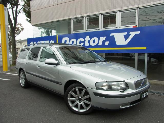 2002年　ボルボ　Ｖ７０Ⅱ　Ｄ車　右Ｈ　Ｔ－５スポーツ　黒本革　サンルーフ　２５０ＰＳハイプレッシャーＴ