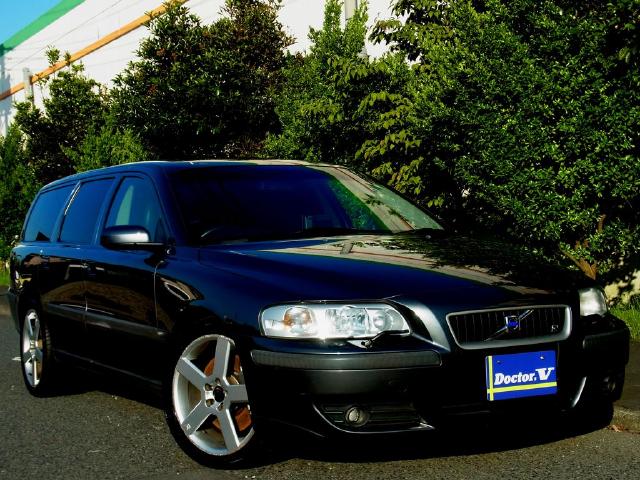 2004年　ボルボ　Ｖ７０Ⅱ　Ｄ車　右Ｈ　【限定車Ｒ　ＡＷＤ】ブル－ブラックＲ専用本革シート　ＨＩＤヘッドライト