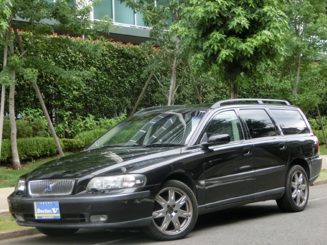 2004年　ボルボ　Ｖ７０Ⅱ　Ｄ車　右Ｈ　【特別限定車８００台】ブラックサファイア　チタニウムグレーモール