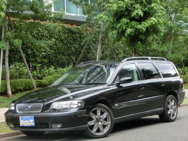 2004年　ボルボ　Ｖ７０Ⅱ　Ｄ車　右Ｈ　【特別限定車８００台】ブラックサファイア　チタニウムグレーモール