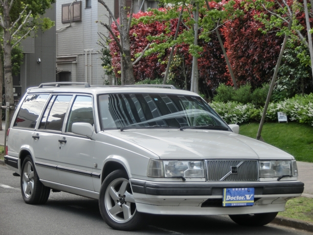 1998年　ボルボ　９４０　Ｄ車　右Ｈ　【最終型クラシックエステート】　乗車定員７名　本革＆電動ＳＲ