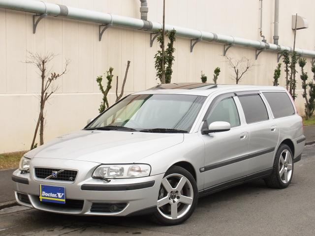 2004年　ボルボ　Ｖ７０Ⅱ　Ｄ車　右Ｈ　【特別限定Ｒ－ＡＷＤ】Ｒ専用３連ブルーメーター　３００ｐｓターボ搭載