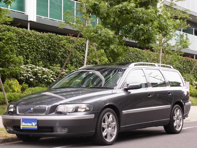 2004年　ボルボ　Ｖ７０Ⅱ　Ｄ車　右Ｈ　【５００台限定チタニウムエディション】ＨＩＤヘッドライト　記録簿・保証書