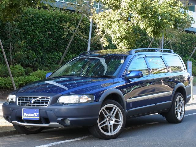 2002年　ボルボ　ＸＣ７０Ⅱ　Ｄ車　右Ｈ　【特別限定車オーシャンＬＴＤ】電動サンルーフ付　社外１８インチＡＷ着用