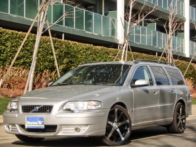 2004年　ボルボ　Ｖ７０Ⅱ　Ｄ車　右Ｈ　【特別限定車ＲＡＷＤ】モール同色オリジナル塗装！　社外１９ｉｎｃｈＡＷ☆