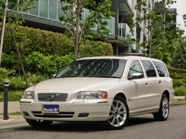 2006年　ボルボ　Ｖ７０Ⅱ　Ｄ車　右Ｈ　２．５Ｔ特別仕様車ホワイトパール【特別専用カラー】　ＨＩＤ　サンルーフ