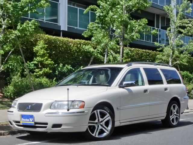 2006年　ボルボ　Ｖ７０Ⅱ　Ｄ車　右Ｈ　限定車２．５Ｔホワイトパール　ホワイトベージュ革　【乗車定員７名】