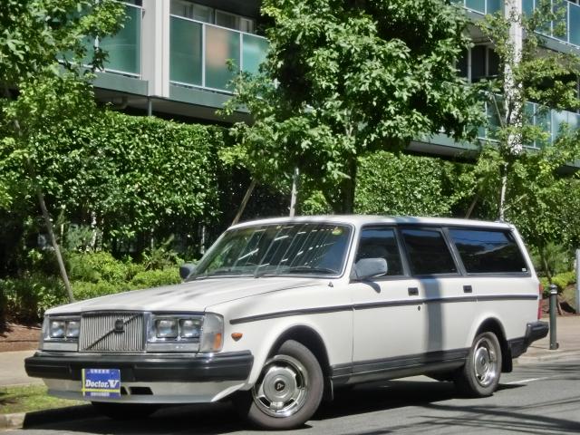 1988年　ボルボ　２４０ワゴン　Ｄ車　右Ｈ　ＧＬ【角目４灯ヘッドライト仕様】　大型グリル装備