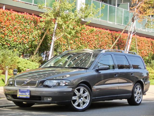 2004年　ボルボ　Ｖ７０Ⅱ　Ｄ車　右Ｈ　特別仕様車【チタニウムエディション】純正１７インチＡＷ　整備記録簿付☆