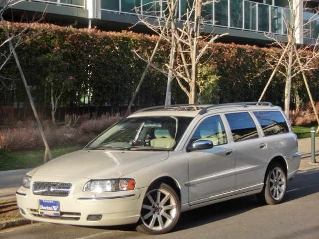 2006年　ボルボ　Ｖ７０Ⅱ　Ｄ車　右Ｈ　【特別限定車　２．５Ｔホワイトパール】　ＨＩＤヘッドライト