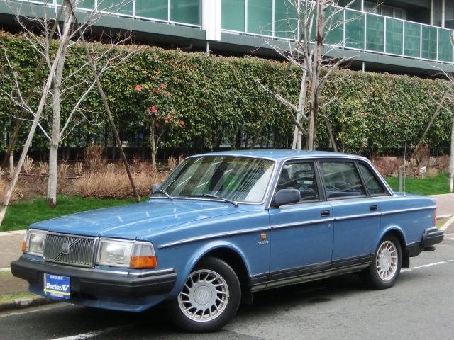 1986年　ボルボ　２４０セダン　Ｄ車　左Ｈ　【ＧＬ】１９８６年モデル　帝人ボルボプレート有！！　稀少☆左ハンドル