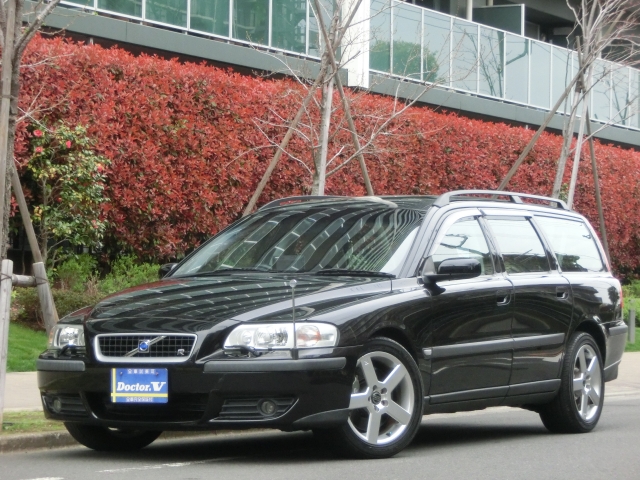 2004年　ボルボ　Ｖ７０Ⅱ　Ｄ車　右Ｈ　【特別限定車Ｒ　ＡＷＤ】　社外ナビ・バックカメラ