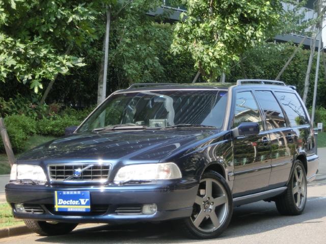 1998年　ボルボ　Ｖ７０Ⅰ　Ｄ車　右Ｈ　【２．５Ｔ】８５０Ｔ－５Ｒ専用ＡＷ装備　社外ナビ地デジＴＶ