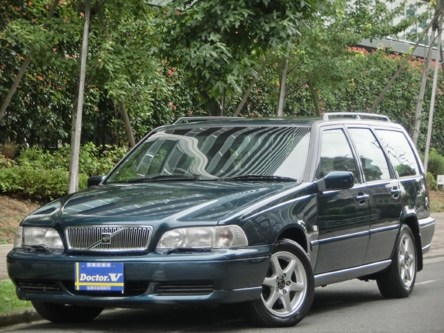 1998年　ボルボ　Ｖ７０Ⅰ　Ｄ車　右Ｈ　【２．５　２０Ｖ】　奇跡の５万キロ代！！