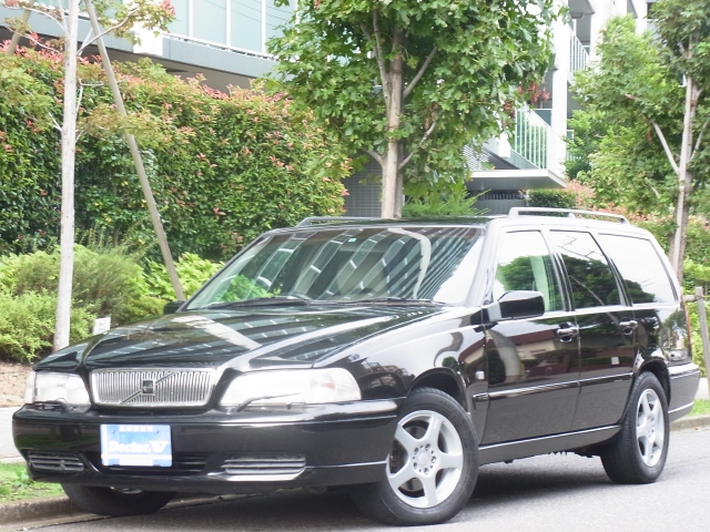 1998年　ボルボ　Ｖ７０Ⅰ　Ｄ車　右Ｈ　【２．５　２０Ｖ】ウッドパネル　キーレス装備☆