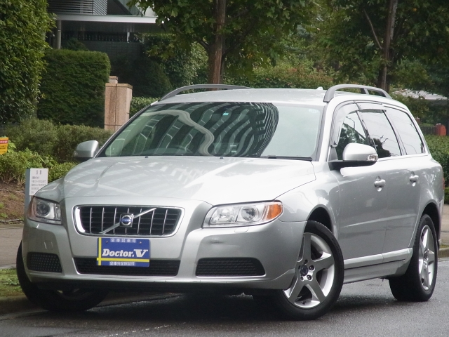 2010年　ボルボ　Ｖ７０Ⅲ　Ｄ車　右Ｈ　２．５Ｔ　ＬＥ【ワンオーナー車】　記録簿・保証書