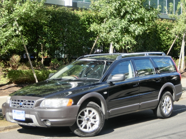 2005年　ボルボ　ＸＣ７０Ⅱ　Ｄ車　右Ｈ　２．５Ｔ限定ノルディックエディション　後期モデル／ＡＷＤ