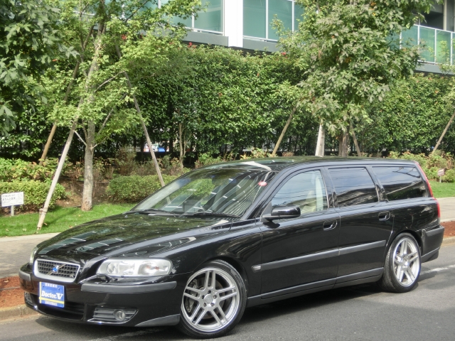 2004年　ボルボ　Ｖ７０Ⅱ　Ｄ車　右Ｈ　【特別限定車Ｒ　ＡＷＤ】ＶＳＴ１８ｉｎｃｈＡＷ　ディーラ記録簿多数