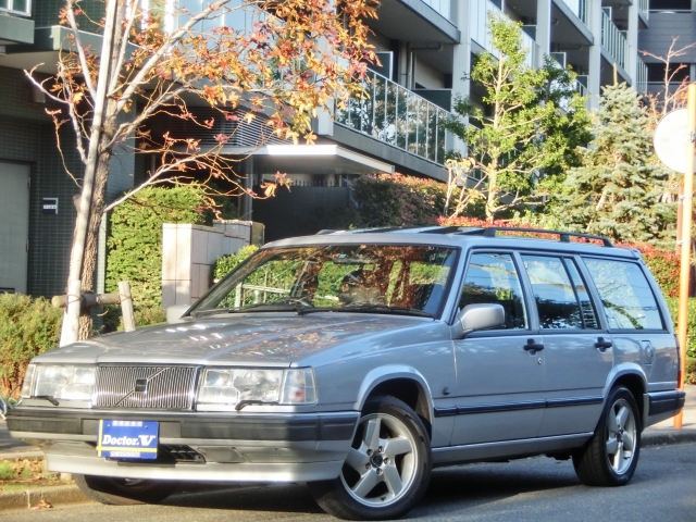 1998年　ボルボ　９４０　Ｄ車　右Ｈ　【クラシックエステート】　７人乗３ｒｄシート装備　ディーラー記録多数