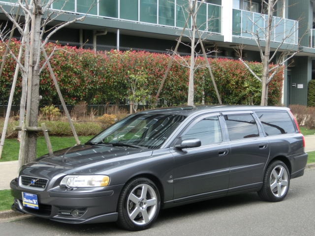 2004年　ボルボ　Ｖ７０Ⅱ　Ｄ車　左Ｈ　【特別限定車　Ｒ　ＡＷＤ】貴重左ハンドル　記録簿・保証書