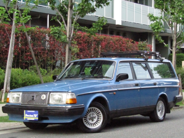 1989年　ボルボ　２４０ワゴン　Ｄ車　右Ｈ　【ＧＬ】記録簿・保証書　純正コロナホイール