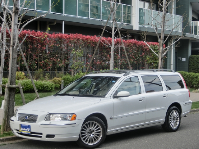 2005年　ボルボ　Ｖ７０Ⅱ　Ｄ車　右Ｈ　２．４　ベージュ本革　サンルーフ　走行５．８万Ｋｍ☆