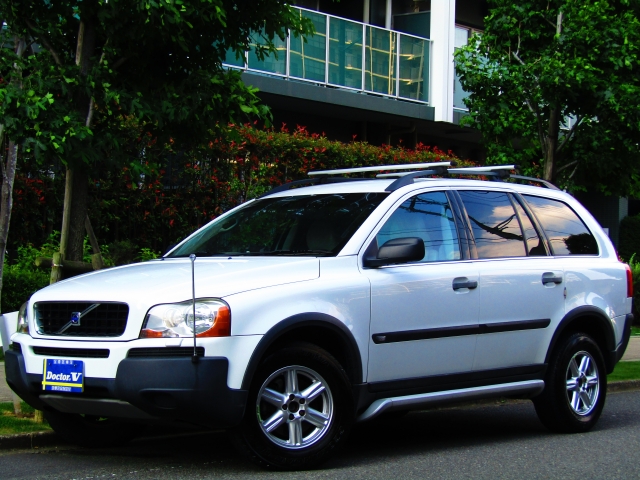 2004年　ボルボ　ＸＣ９０　Ｄ車　右Ｈ　【２．５Ｔ　ＡＷＤ】７人乗り　記録簿・保証書付