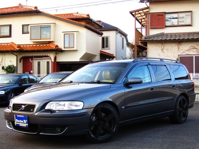 2004年　ボルボ　Ｖ７０Ⅱ　Ｄ車　右Ｈ　【特別限定車Ｒ　ＡＷＤ】　記録簿・保証書付