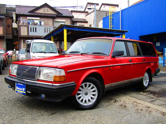 1990年　ボルボ　２４０ワゴン　Ｄ車　右Ｈ　ＧＬ　メッキモール仕様　社外ＣＤオーディオ