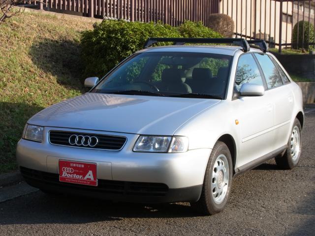 アウディ A3 D車 右H 1.8